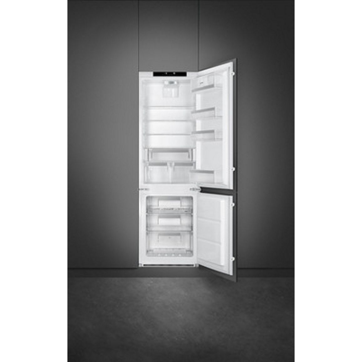 Встроенный комбинированный холодильник 60см C8174N3E Smeg