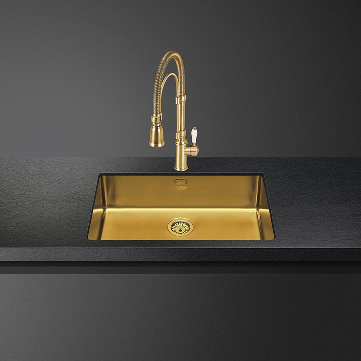 Мийка нерж. PVD (мпс) латунь VSTR71BRX Smeg