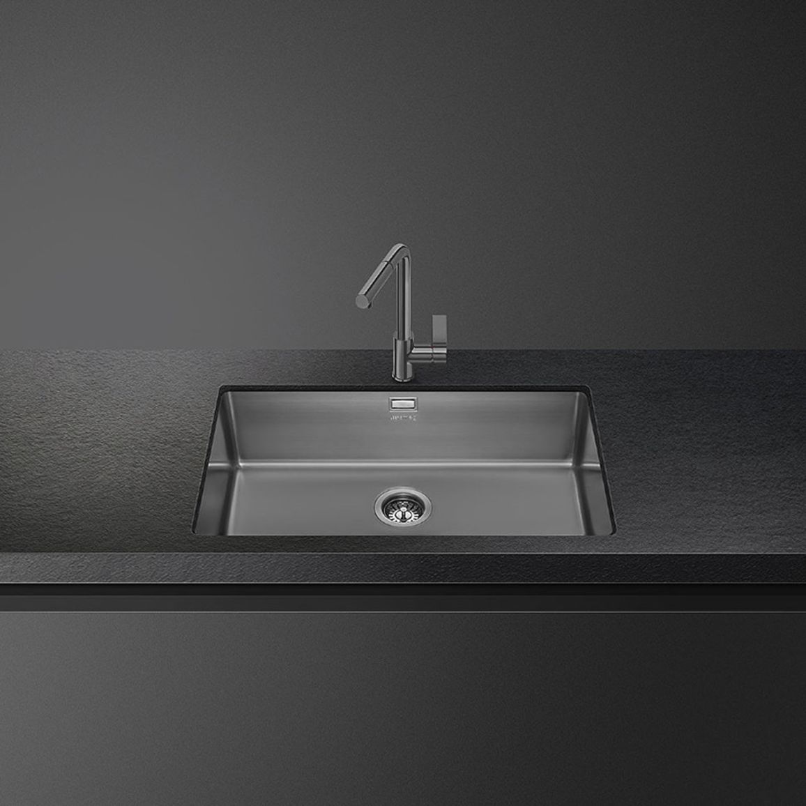 Мийка нерж. PVD (мпс) чорний VSTR71DKX Smeg Мийка нерж. PVD (мпс) чорний VSTR71DKX Smeg
