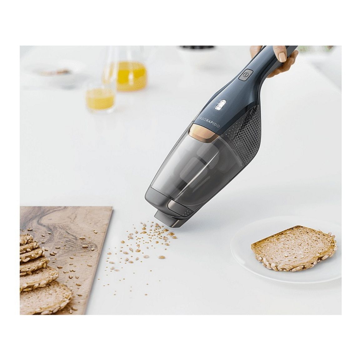 Аккумуляторный пылесос EERC75DB Electrolux Аккумуляторный пылесос EERC75DB Electrolux