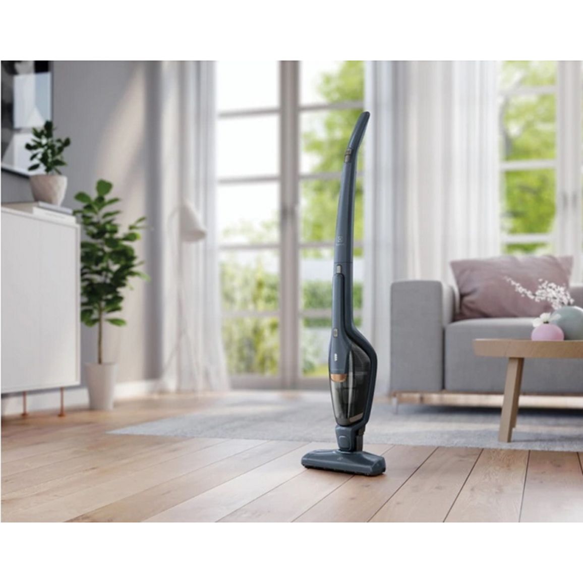 Аккумуляторный пылесос EERC75DB Electrolux Аккумуляторный пылесос EERC75DB Electrolux