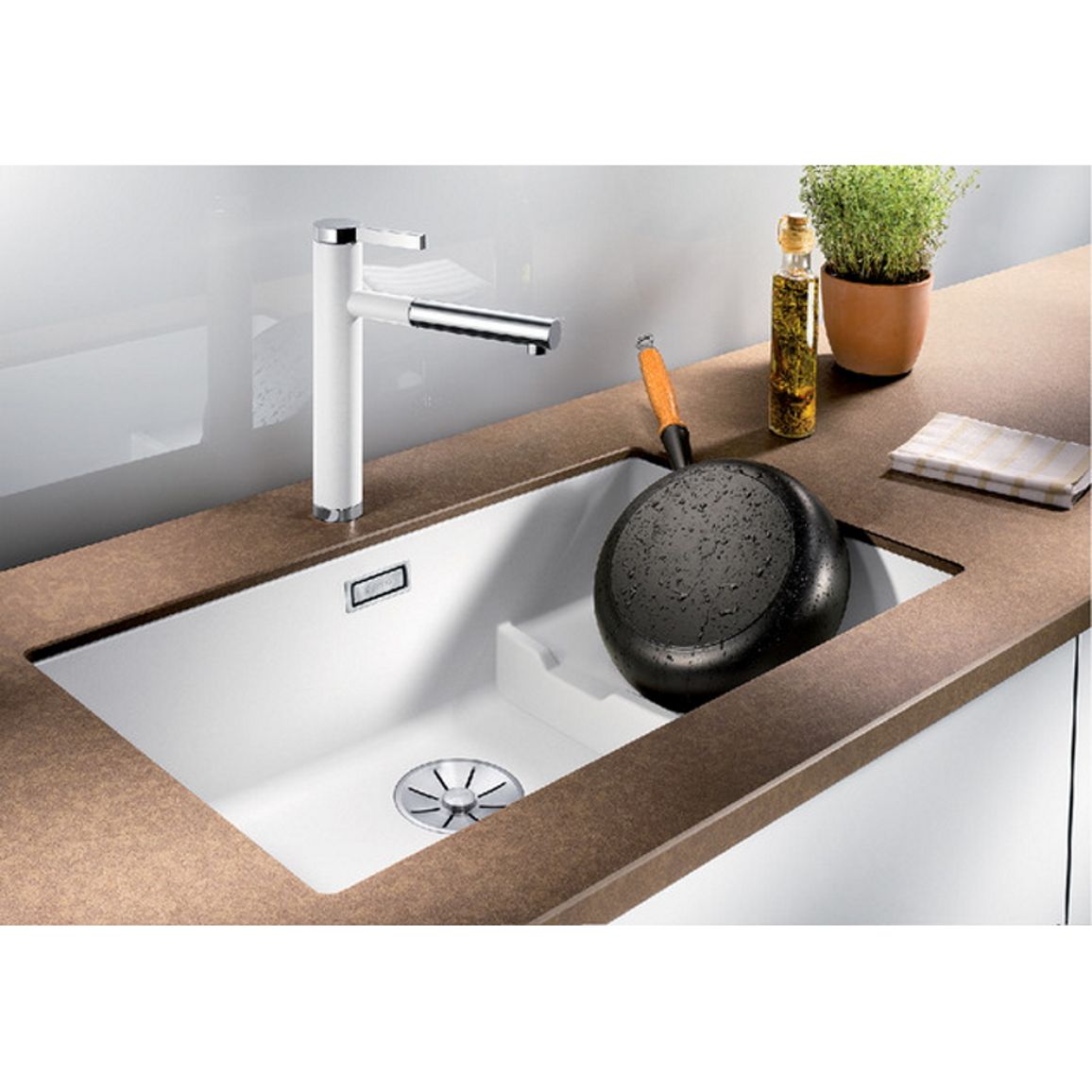 Мийка SUBLINE 700-U Level SILGRANIT (мпс.) чорний Blanco (526004) Мийка SUBLINE 700-U Level SILGRANIT (мпс.) чорний Blanco (526004)