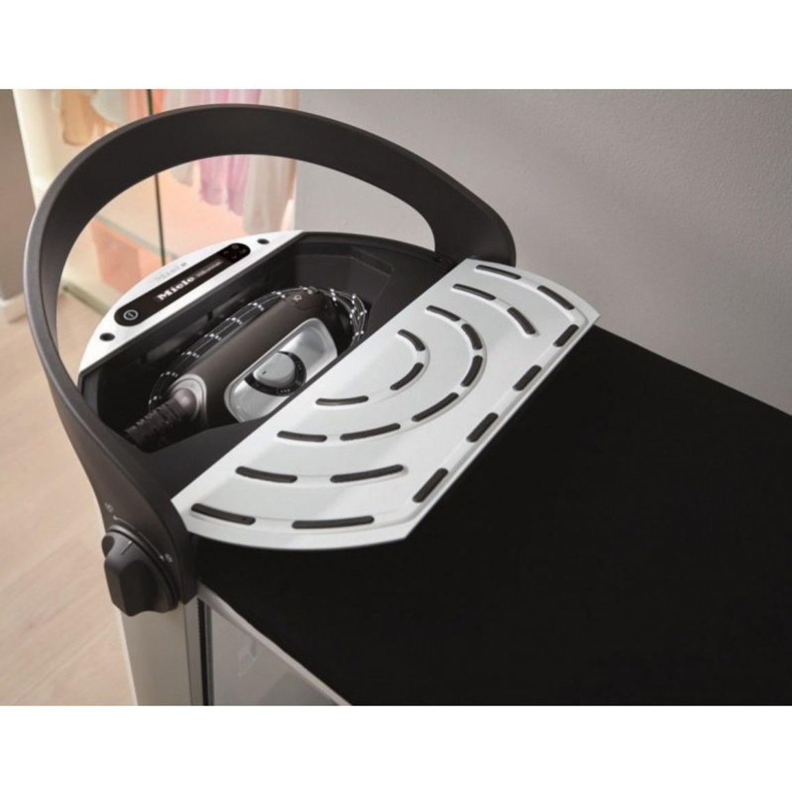 Гладильная система B4312 FashionMaster 4.0 Miele Гладильная система B4312 FashionMaster 4.0 Miele