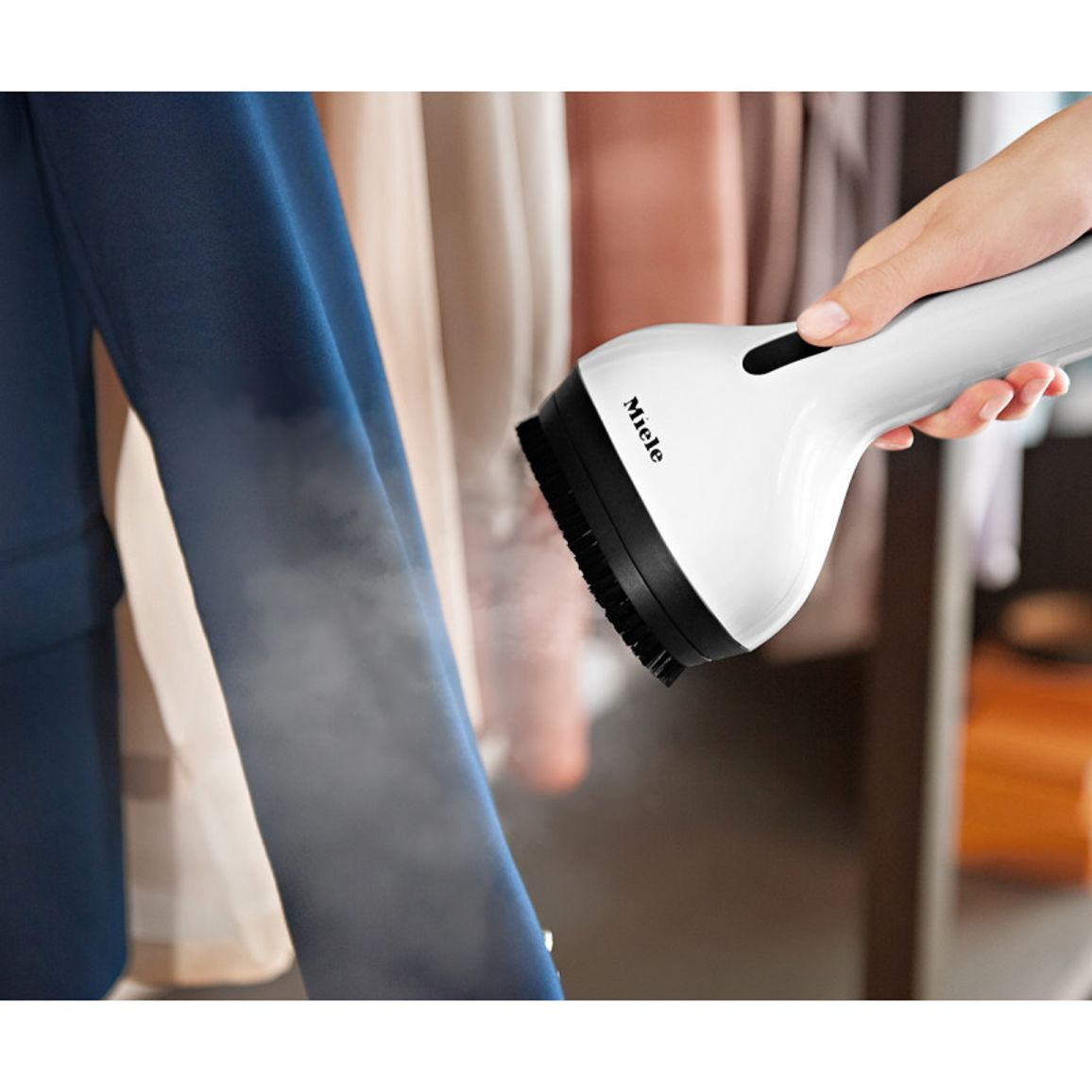 Гладильная система B4847 FashionMaster 4.0 Miele Гладильная система B4847 FashionMaster 4.0 Miele