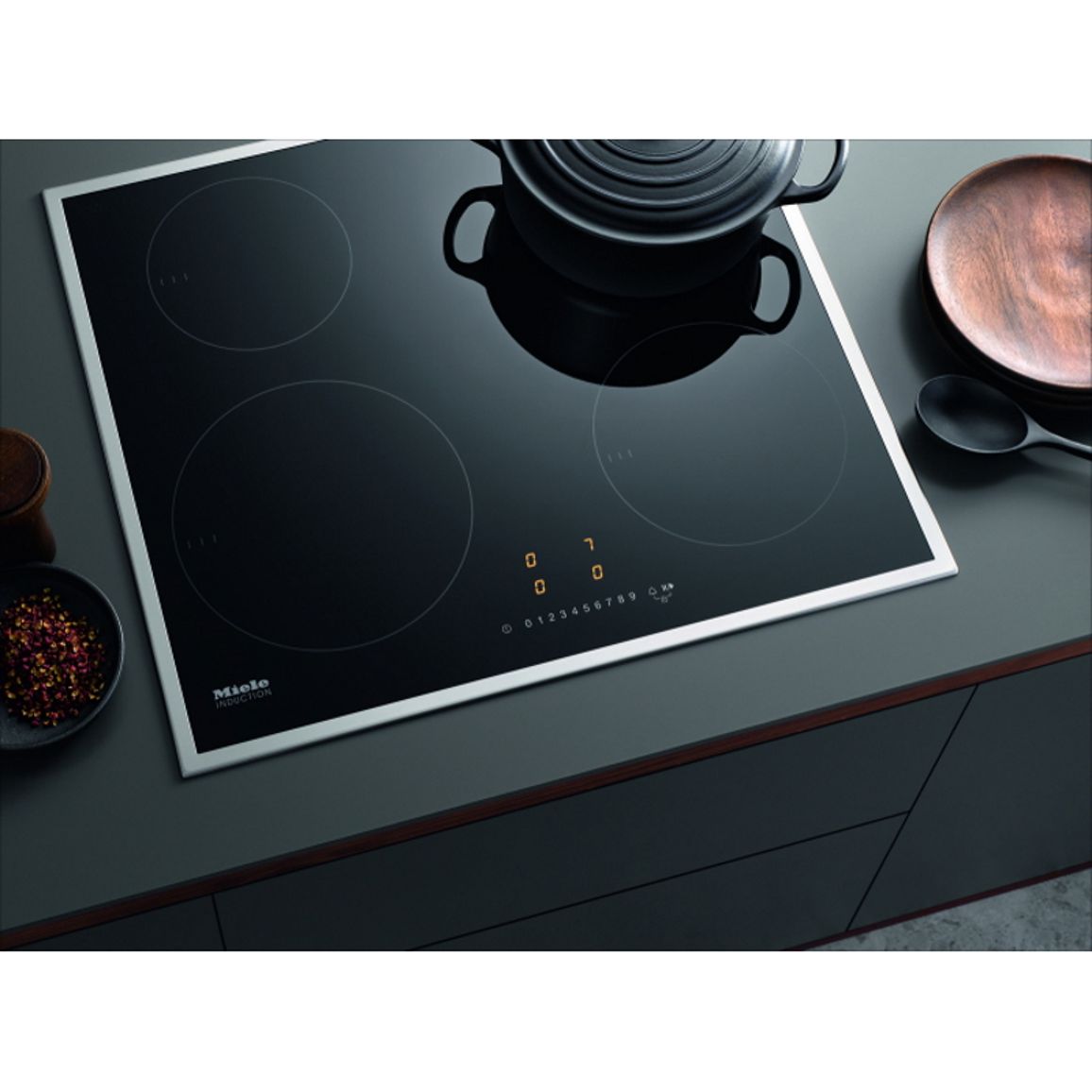 Индукционная варочная поверхность KM 7201 FR черная Miele Индукционная варочная поверхность KM 7201 FR черная Miele