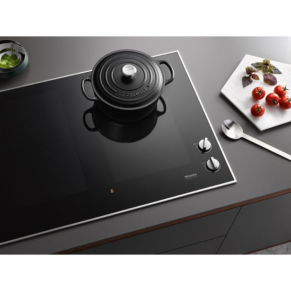 Индукционная варочная поверхность KM 7174 FR черная Miele Индукционная варочная поверхность KM 7174 FR черная Miele