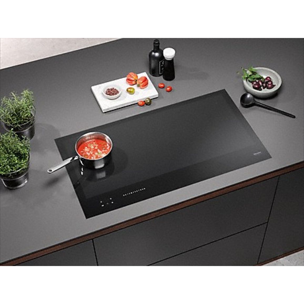 Индукционная варочная поверхность KM 7678 FR черная Miele Индукционная варочная поверхность KM 7678 FR черная Miele