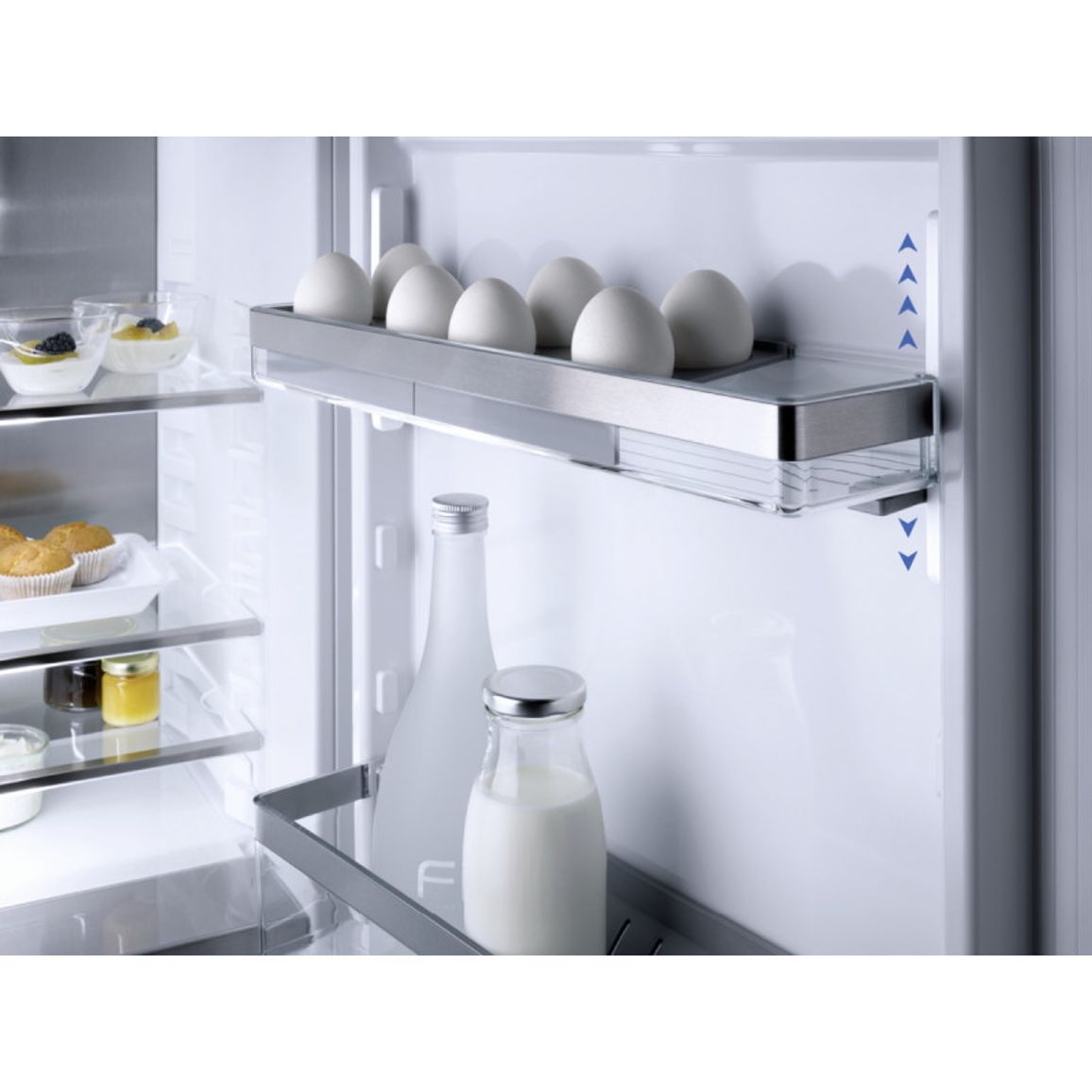 Вбудовуваний холодильник K 7774 D Miele Вбудовуваний холодильник K 7774 D Miele