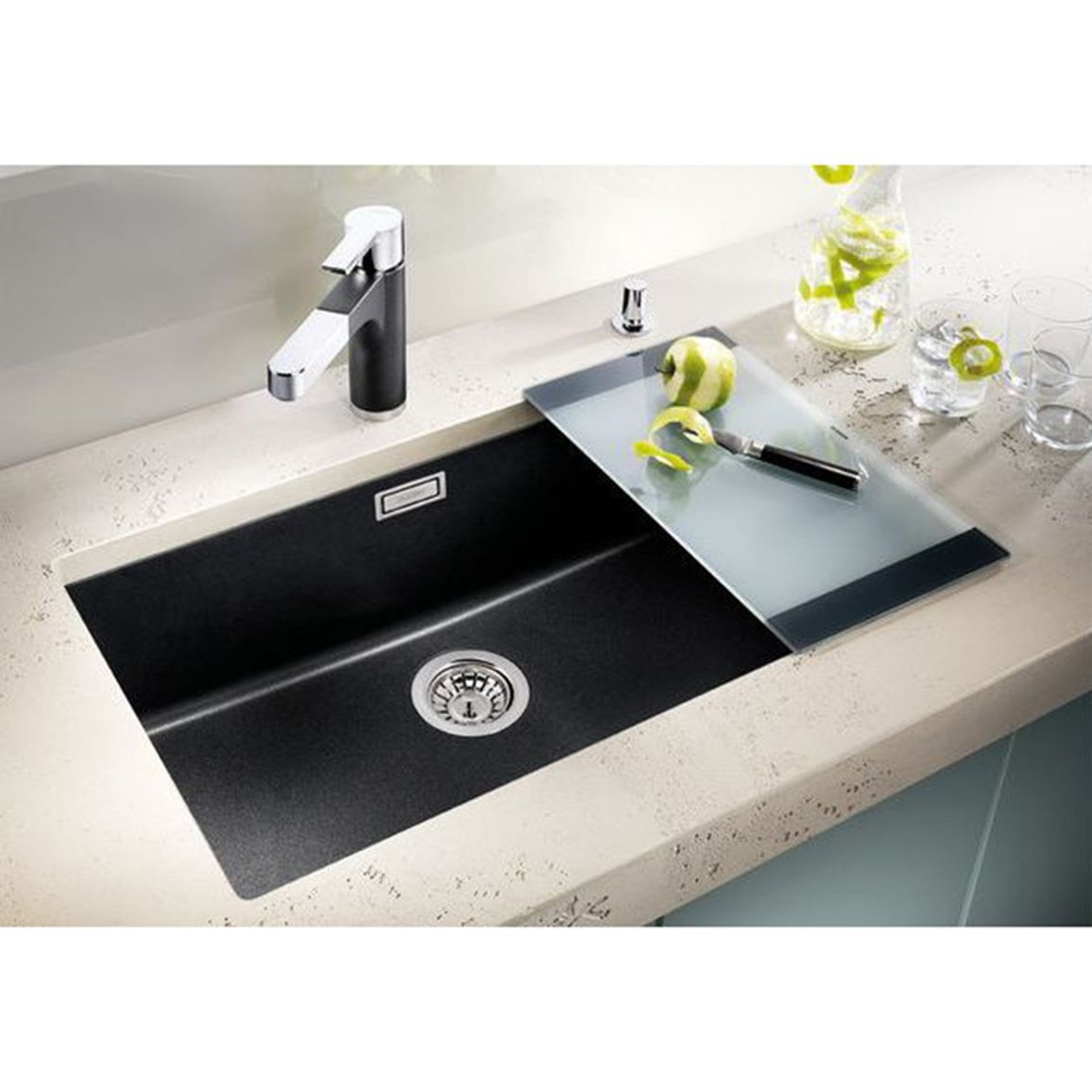 Мойка SUBLINE 700-U SILGRANIT (мпс.) темная скала BLANCO (523443) Мойка SUBLINE 700-U SILGRANIT (мпс.) темная скала BLANCO (523443)