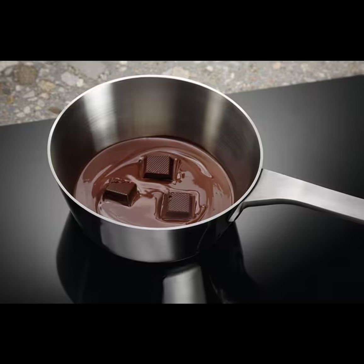 Варочная поверхность индукционная CIR60430CB 60см черный Electrolux