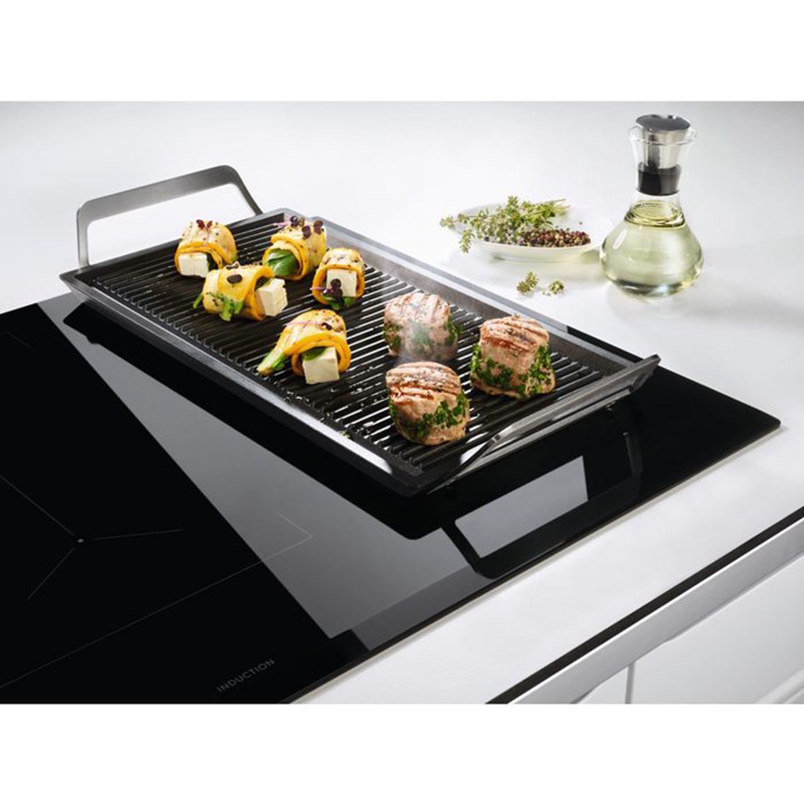 Варочная поверхность индукционная EIV734 71см черный Electrolux Варочная поверхность индукционная EIV734 71см черный Electrolux