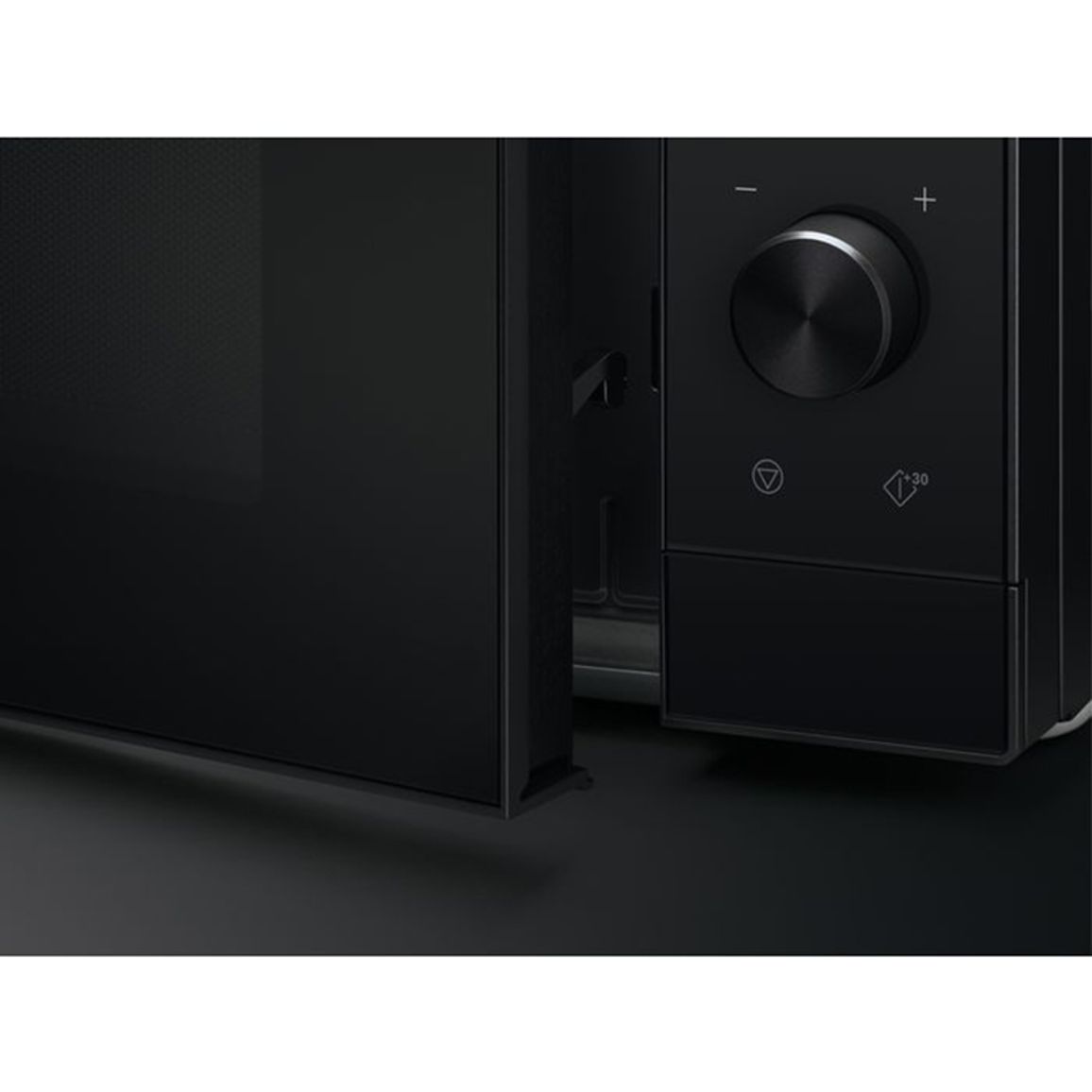 Микроволновая печь EMZ725MMK черный Electrolux