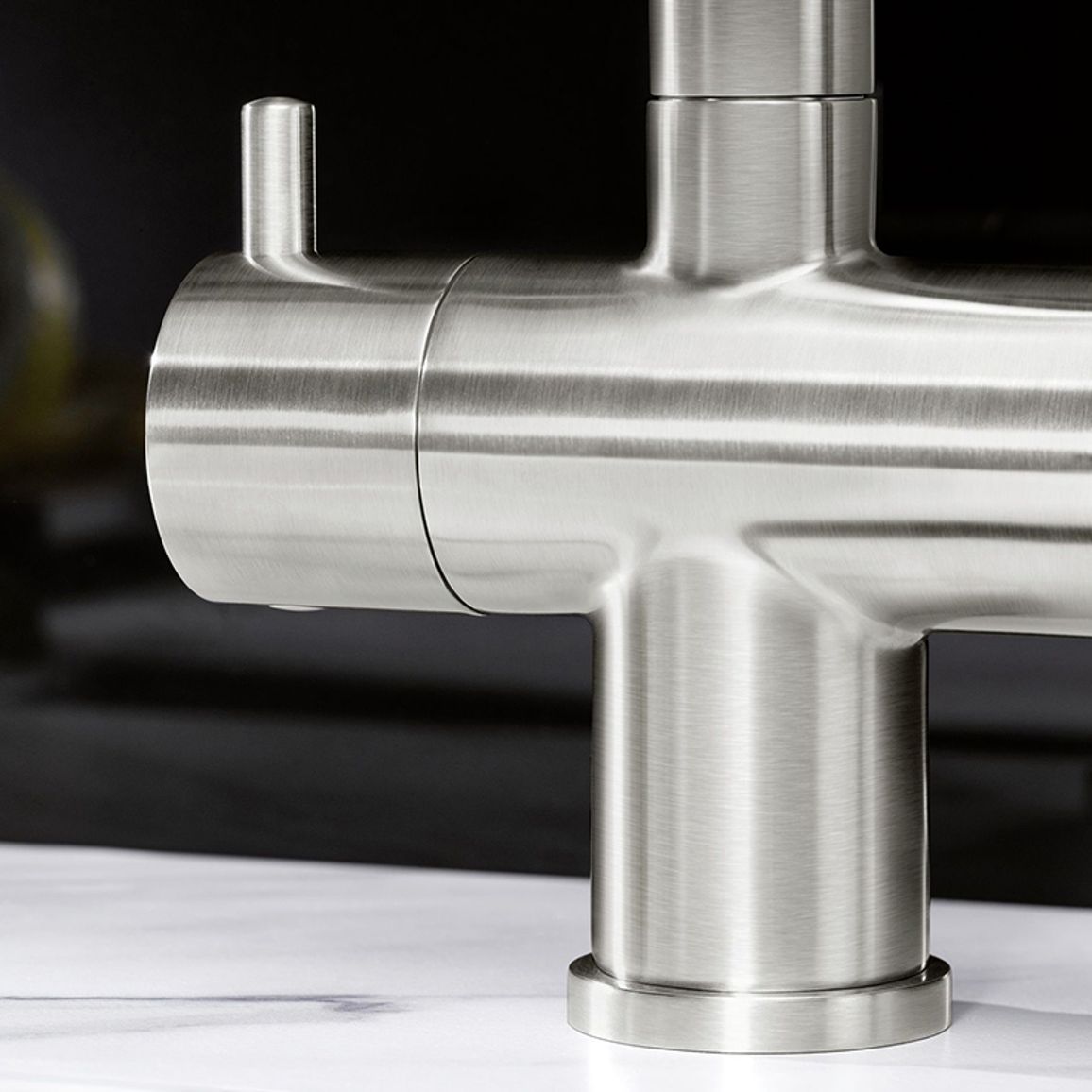 Смеситель FONTAS II PVD steel нерж. сталь BLANCO (523129) Смеситель FONTAS II PVD steel нерж. сталь BLANCO (523129)