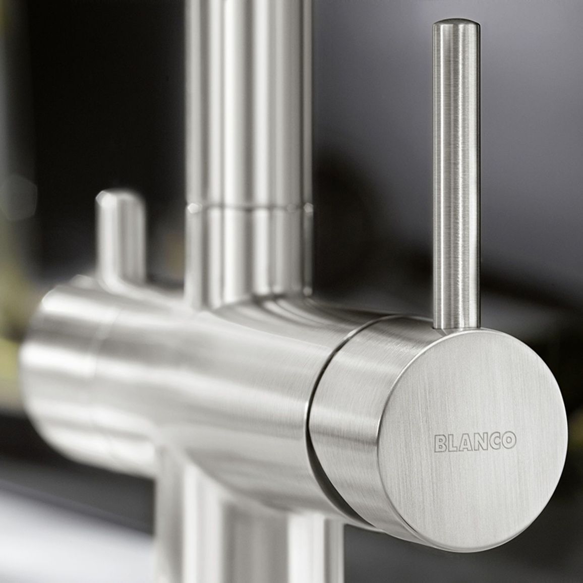 Смеситель FONTAS II PVD steel нерж. сталь BLANCO (523129) Смеситель FONTAS II PVD steel нерж. сталь BLANCO (523129)