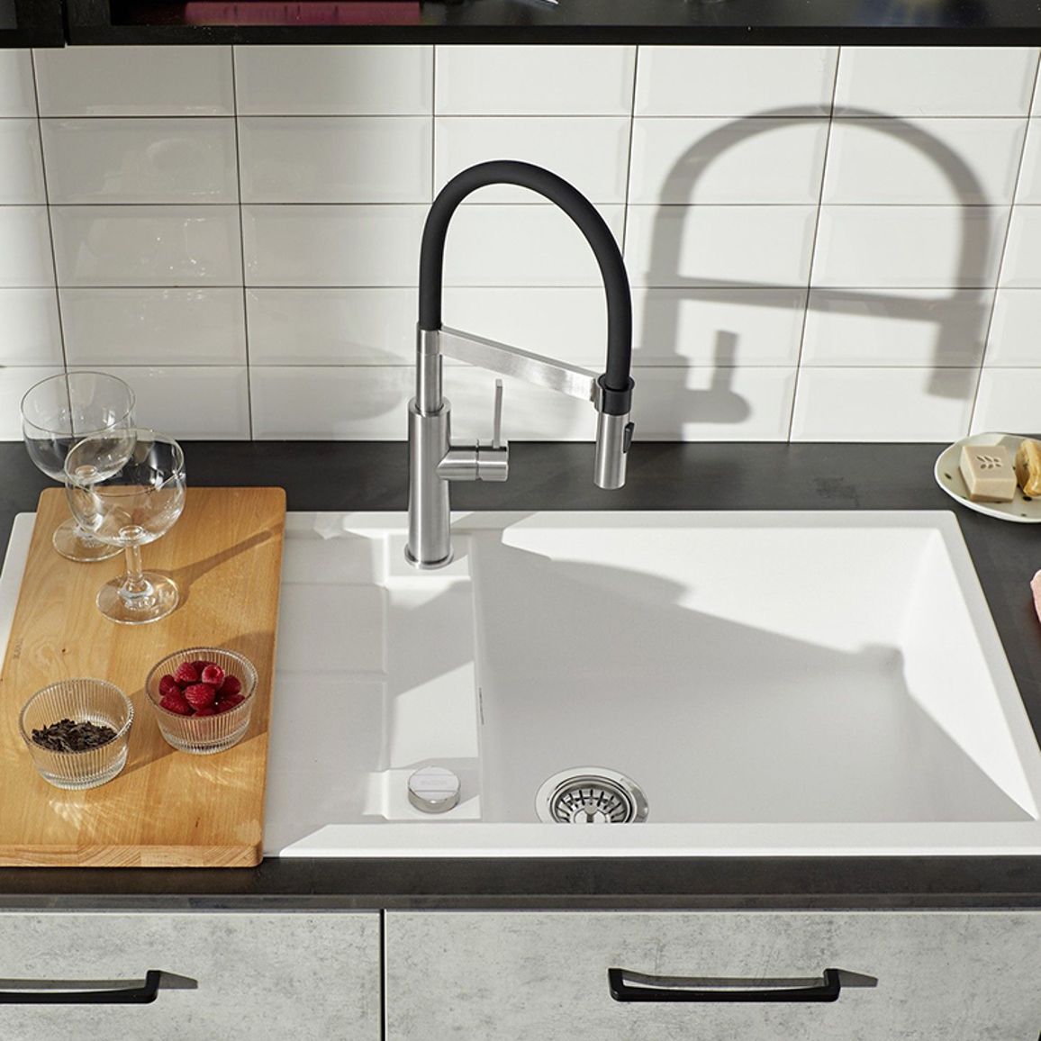 Смеситель SONEA-S Flex (в/ш) BLANCO (526616) Смеситель SONEA-S Flex (в/ш) BLANCO (526616)