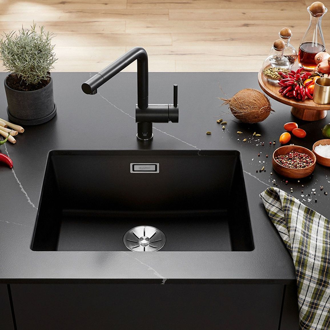 Змішувач LINUS темна скеля BLANCO (518814) Змішувач LINUS темна скеля BLANCO (518814)