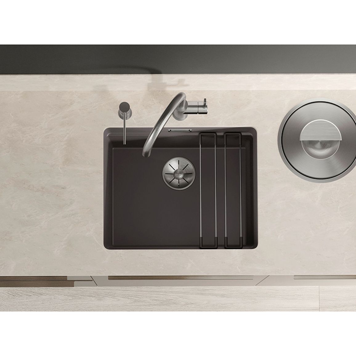 Дозатор LATO PVD нерж. сталь BLANCO (525809) Дозатор LATO PVD нерж. сталь BLANCO (525809)
