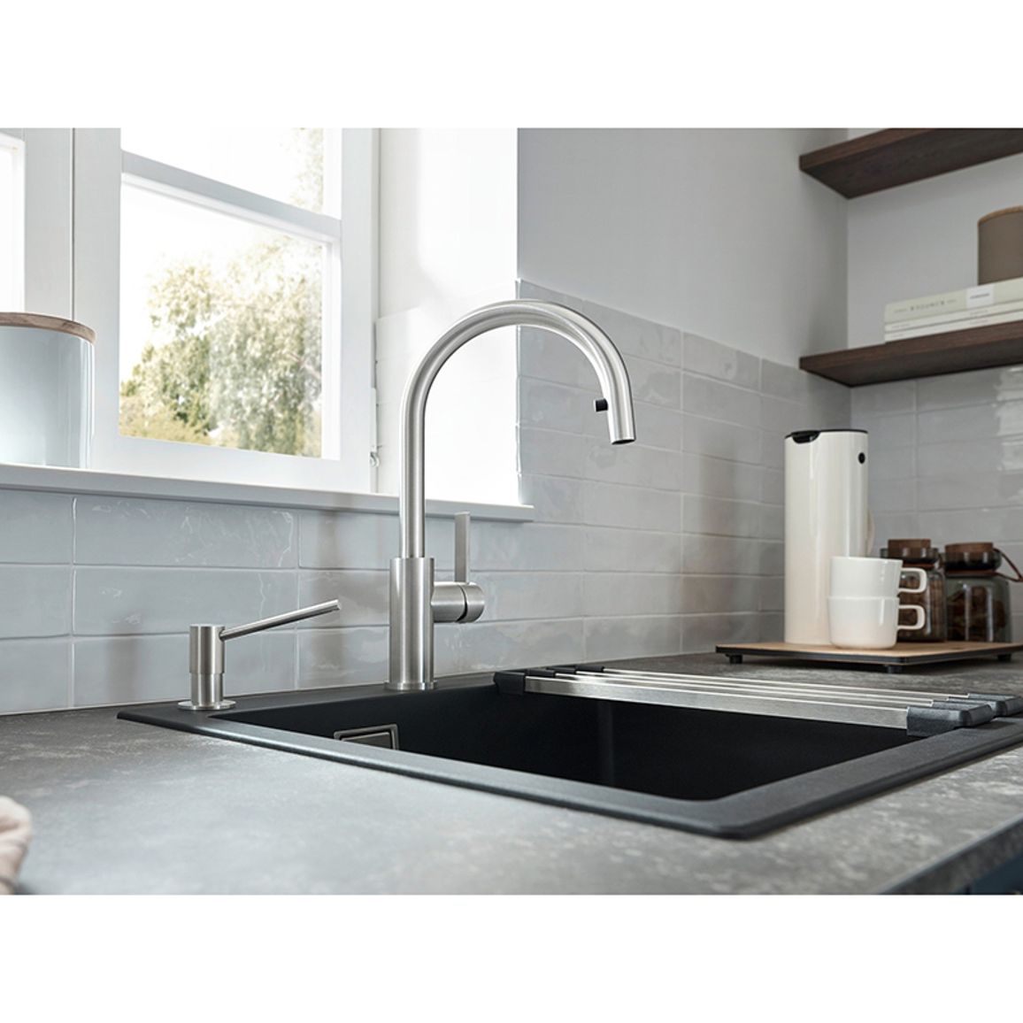 Дозатор TORRE PVD нерж. сталь BLANCO (526430) Дозатор TORRE PVD нерж. сталь BLANCO (526430)