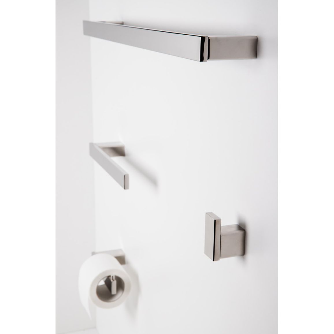 Тримач для рушника Ferro Fiori BR 5050.600, хром Тримач для рушника Ferro Fiori BR 5050.600, хром