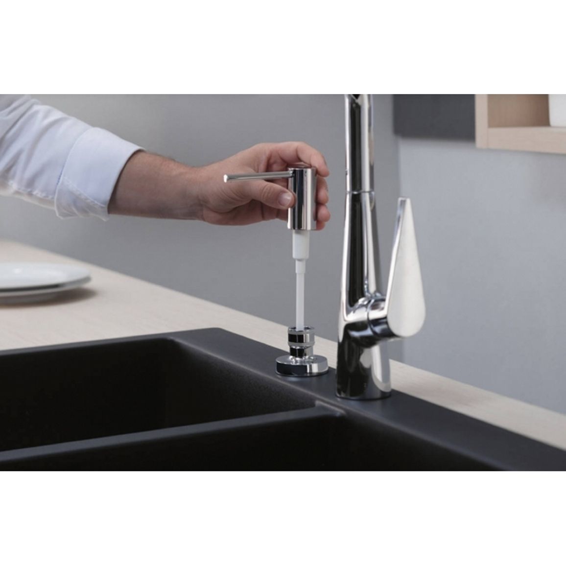 Дозатор для моющих средств A51 500мл стальной Hansgrohe (40448800) Дозатор для моющих средств A51 500мл стальной Hansgrohe (40448800)