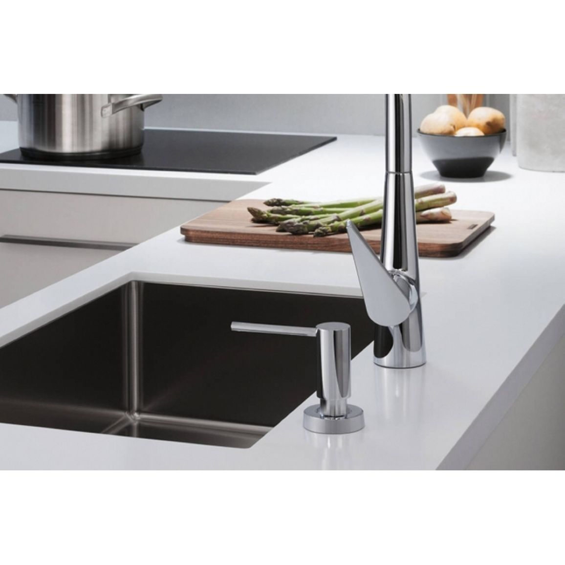 Дозатор для моющих средств A51 500мл стальной Hansgrohe (40448800) Дозатор для моющих средств A51 500мл стальной Hansgrohe (40448800)