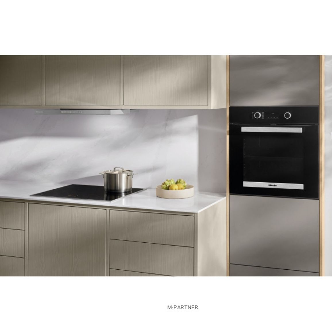 Встроенный духовой шкаф 60 см H 2465 BP OBSW/EDST-LOOK черный обсидиан Miele Встроенный духовой шкаф 60 см H 2465 BP OBSW/EDST-LOOK черный обсидиан Miele