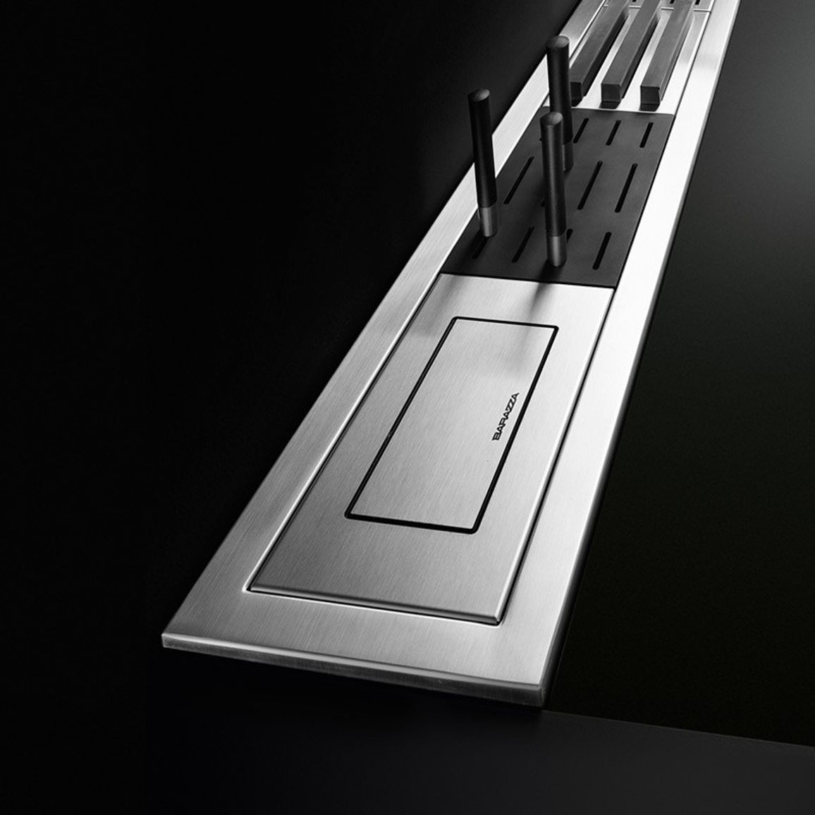 Поворотний тримач для розеток (1 модуль) 1CPP нерж. сталь Barazza