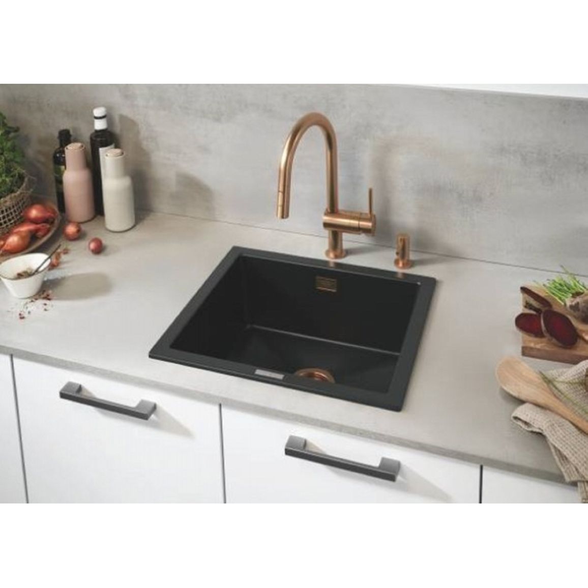 Дозатор Сosmopolitan, 500мл, теплый закат Grohe (40535DA0) Дозатор Сosmopolitan, 500мл, теплый закат Grohe (40535DA0)