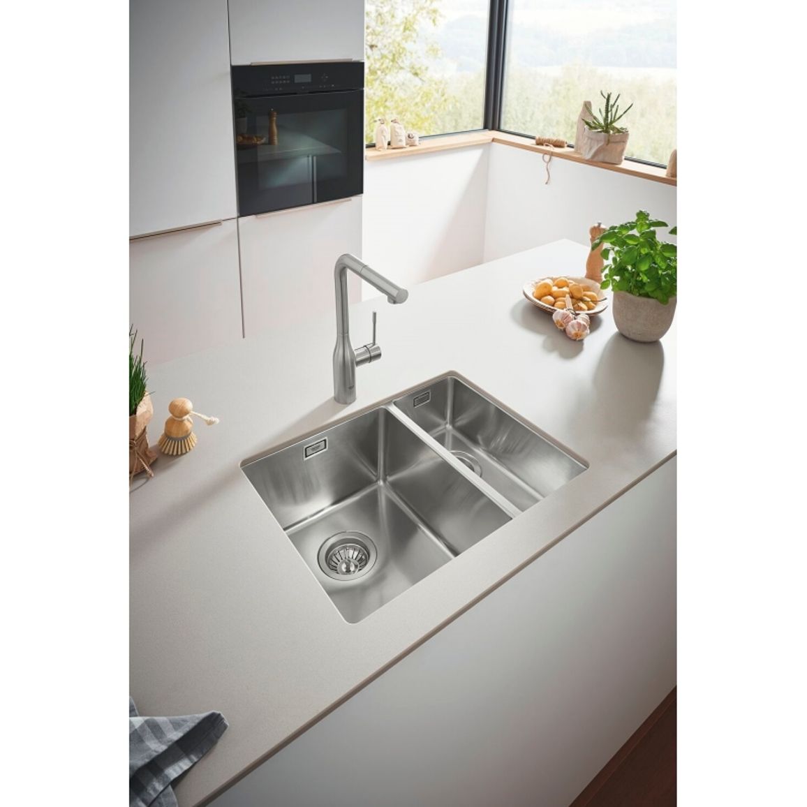 Смеситель Accent, супер сталь Grohe (30432DC0)