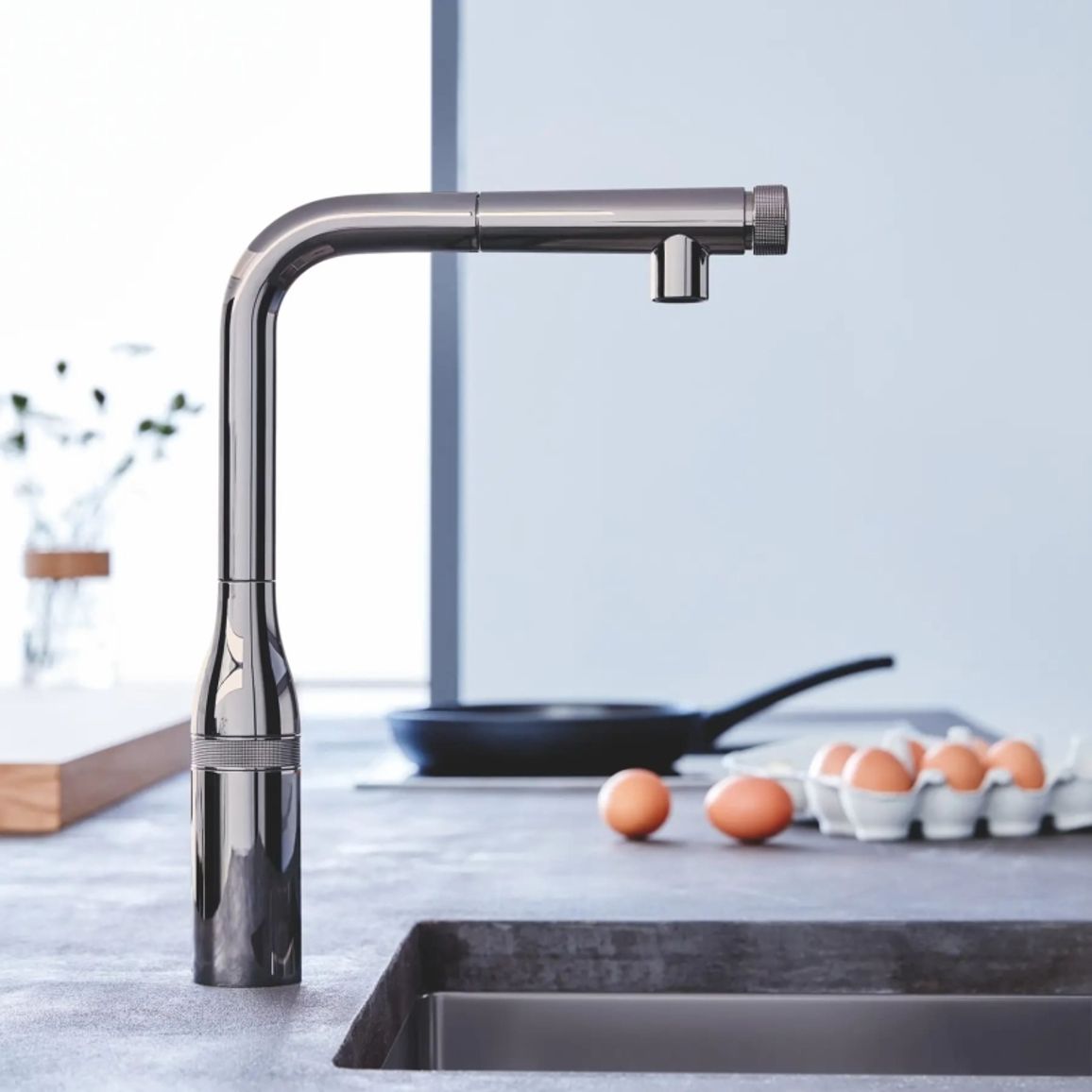 Смеситель Essence Smart Control, графит Grohe (31615A00)