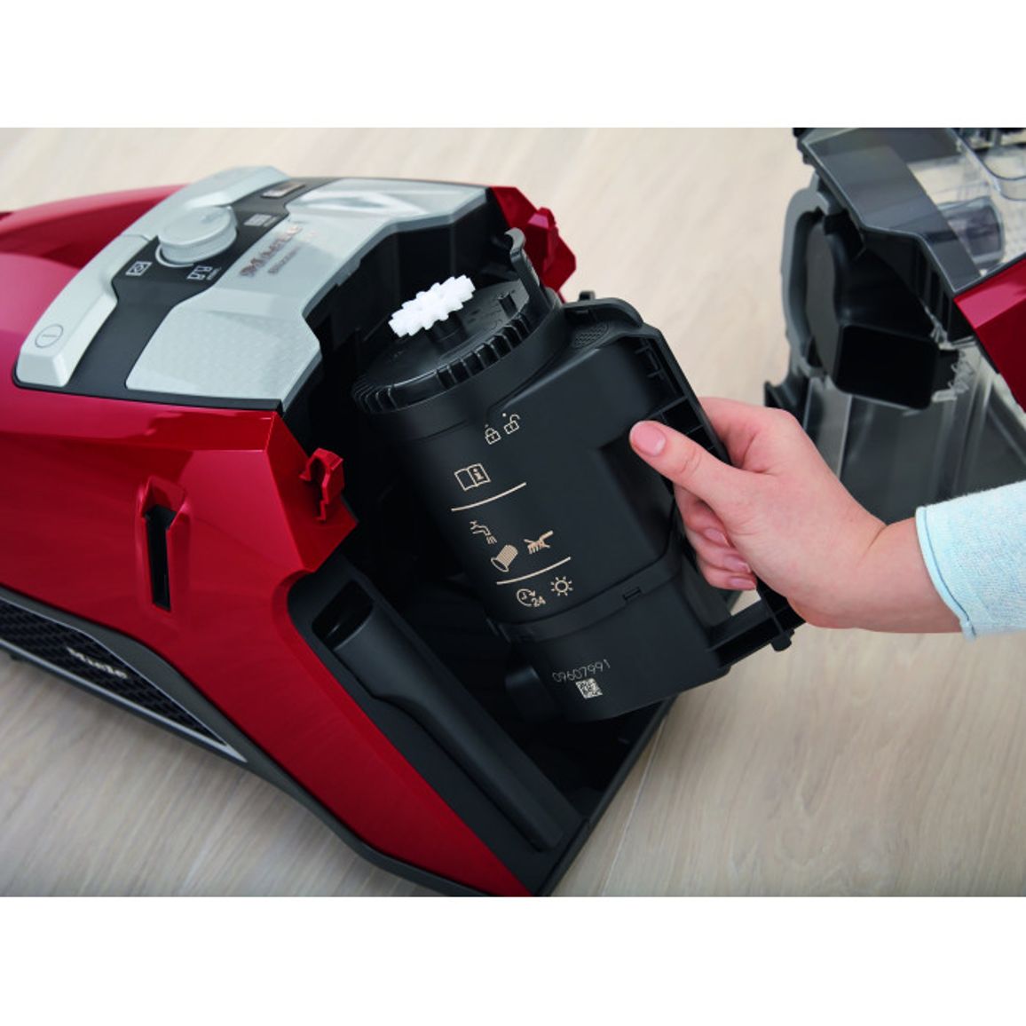 Безмешковый пылесос SKRF3 Blizzard CX1 мангово-красный Miele