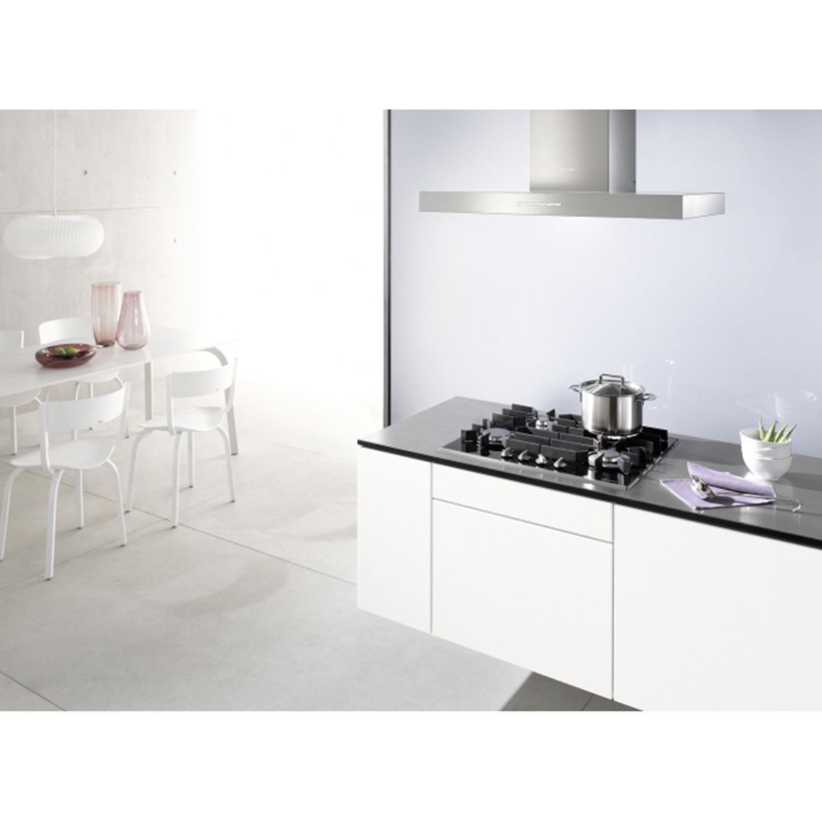 Газовая варочная поверхность KM 3010 черная стеклокерамика Miele