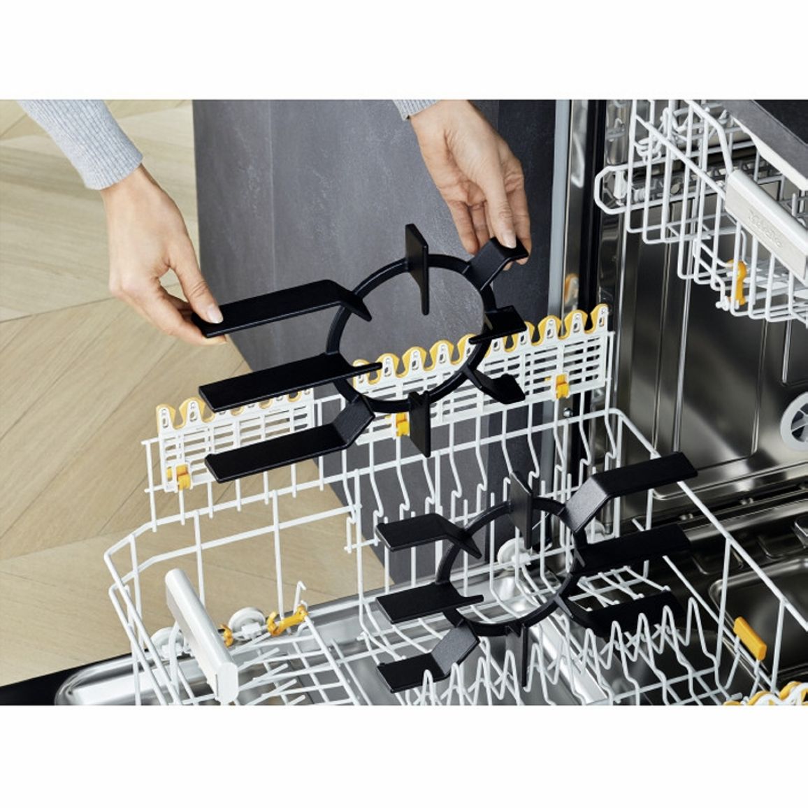 Газовая варочная поверхность KM 3034-1 EDST черная стеклокерамика Miele Газовая варочная поверхность KM 3034-1 EDST черная стеклокерамика Miele