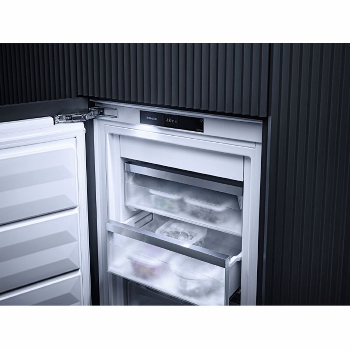 Встраиваемый морозильник FNS 7774 D Miele Встраиваемый морозильник FNS 7774 D Miele
