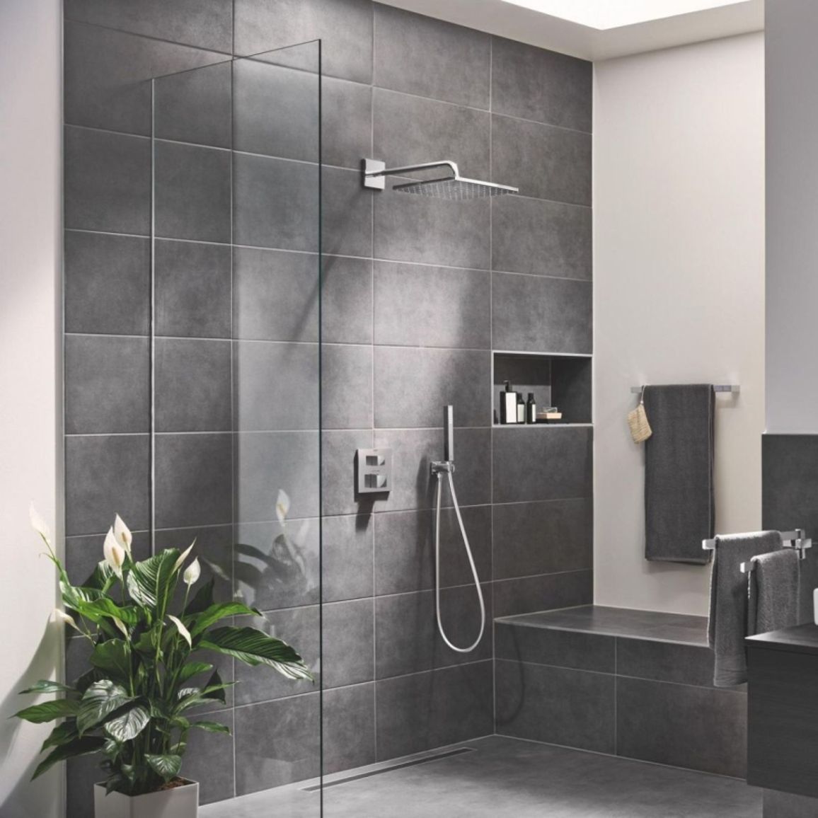 Душевая система скрытого монтажа Eurocube, хром Grohe (25289000) Душевая система скрытого монтажа Eurocube, хром Grohe (25289000)