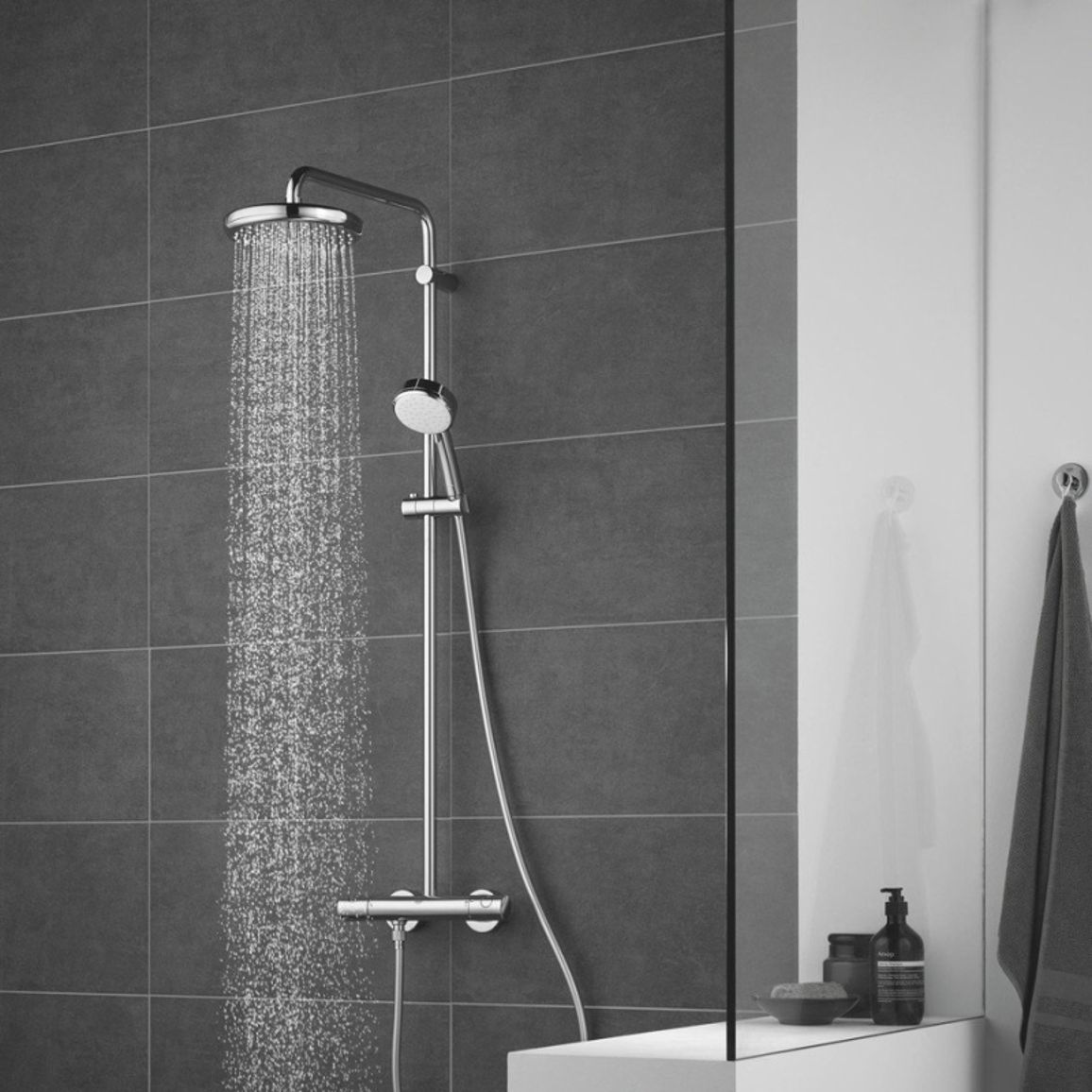 Душевая система New Tempesta Cosmopolitan 210 с термостатом, хром Grohe (27922001) Душевая система New Tempesta Cosmopolitan 210 с термостатом, хром Grohe (27922001)