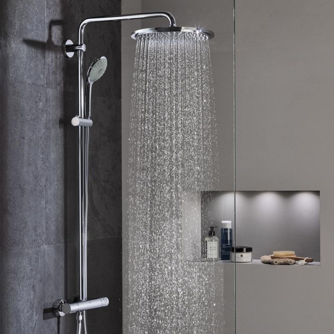 Душевая система New Tempesta Cosmopolitan 210 с термостатом, хром Grohe (27922001) Душевая система New Tempesta Cosmopolitan 210 с термостатом, хром Grohe (27922001)