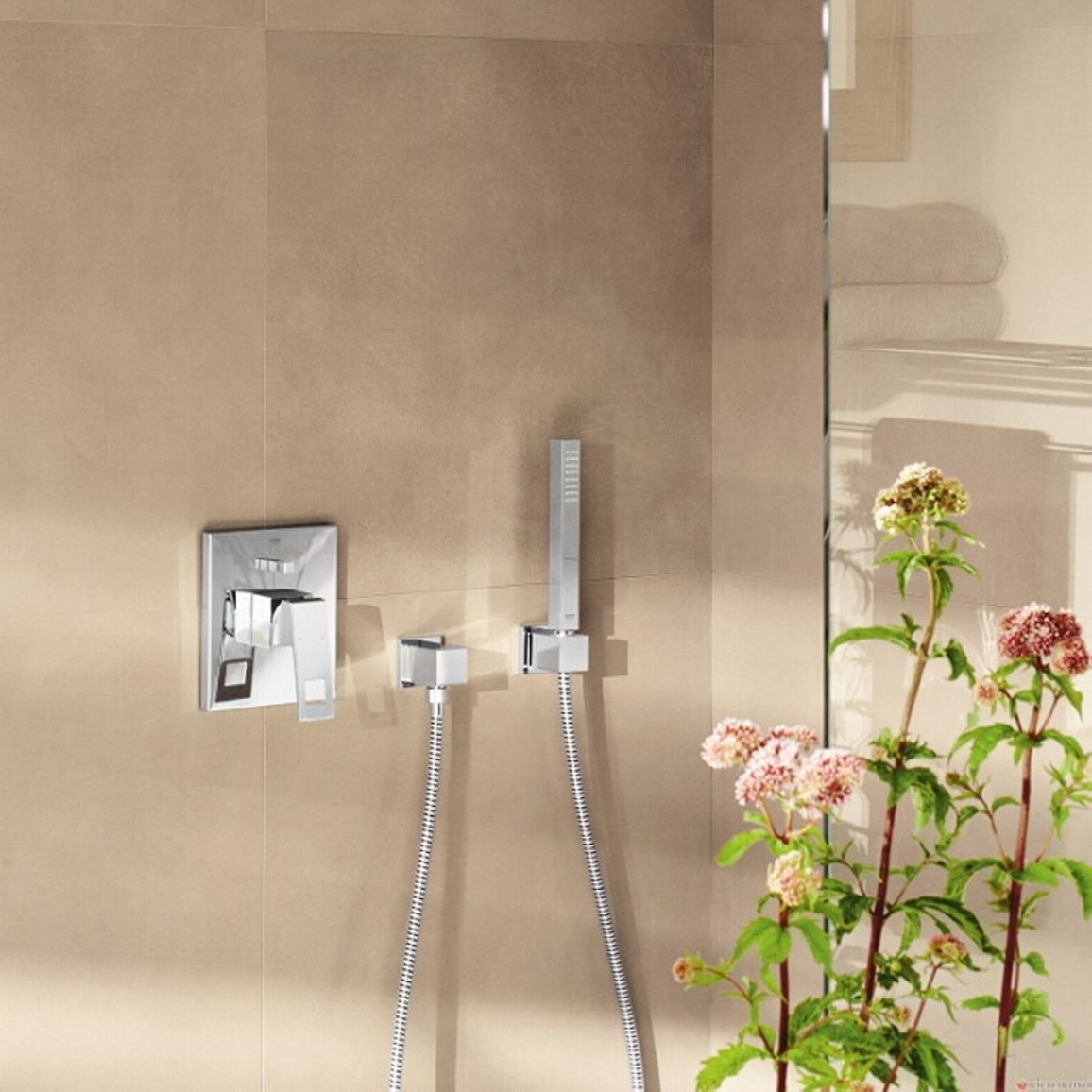 Душевой гарнитур Euphoria Сube Stick, однорежимный, хром Grohe (26405000) Душевой гарнитур Euphoria Сube Stick, однорежимный, хром Grohe (26405000)