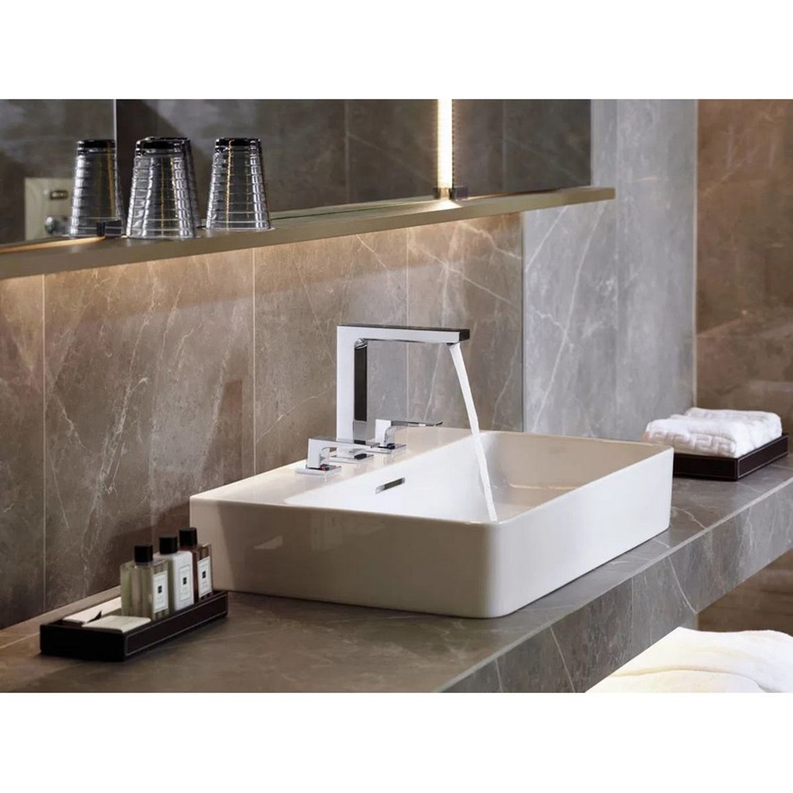 Смеситель для умывальника Metropol 160 Matt White Hansgrohe (32515700) Смеситель для умывальника Metropol 160 Matt White Hansgrohe (32515700)