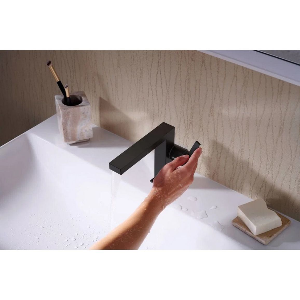 Смеситель Tecturis E 110 Fine CoolStart для умывальника Matt Black Hansgrohe (73020670) Смеситель Tecturis E 110 Fine CoolStart для умывальника Matt Black Hansgrohe (73020670)