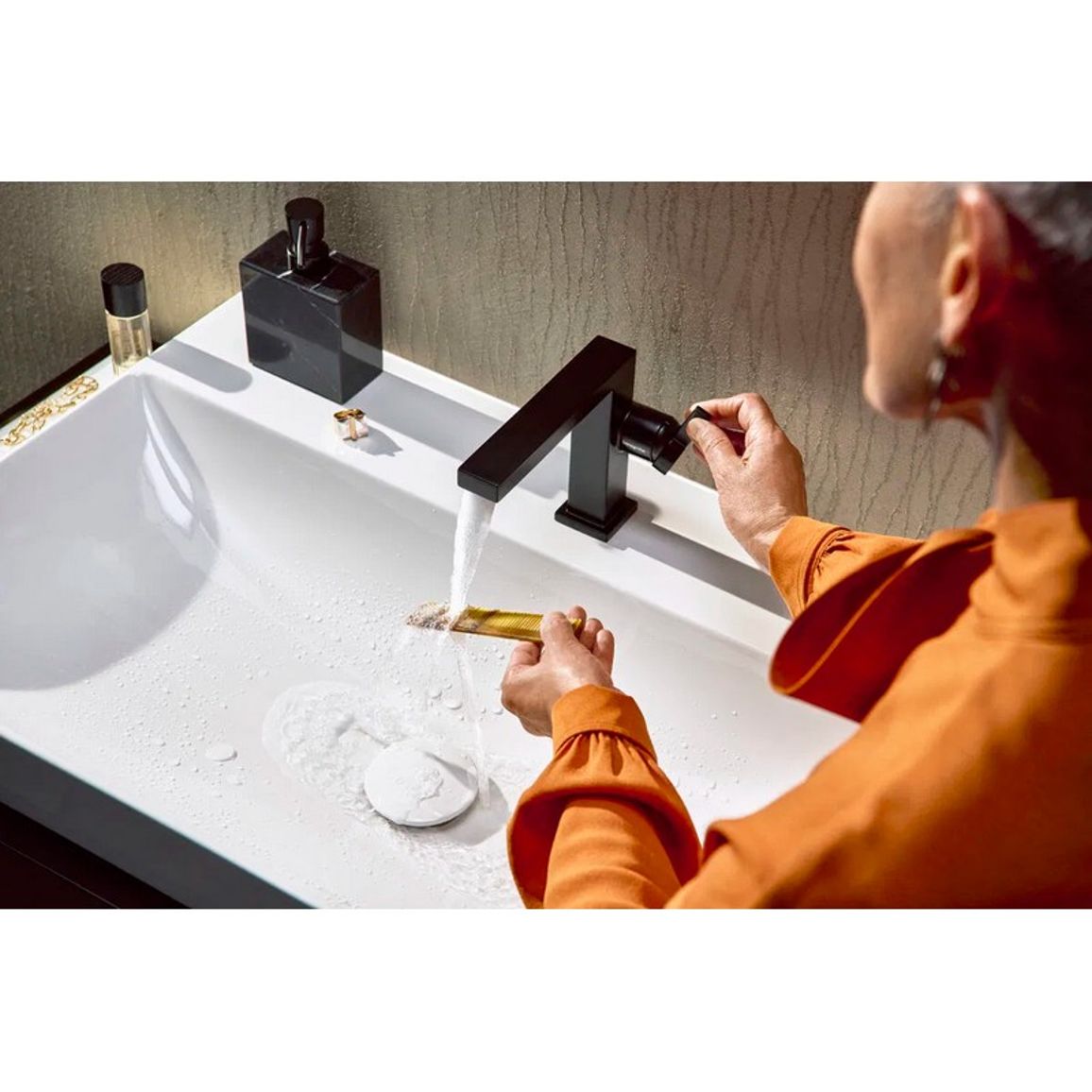 Смеситель Tecturis E 110 Fine CoolStart для умывальника Matt Black Hansgrohe (73020670) Смеситель Tecturis E 110 Fine CoolStart для умывальника Matt Black Hansgrohe (73020670)