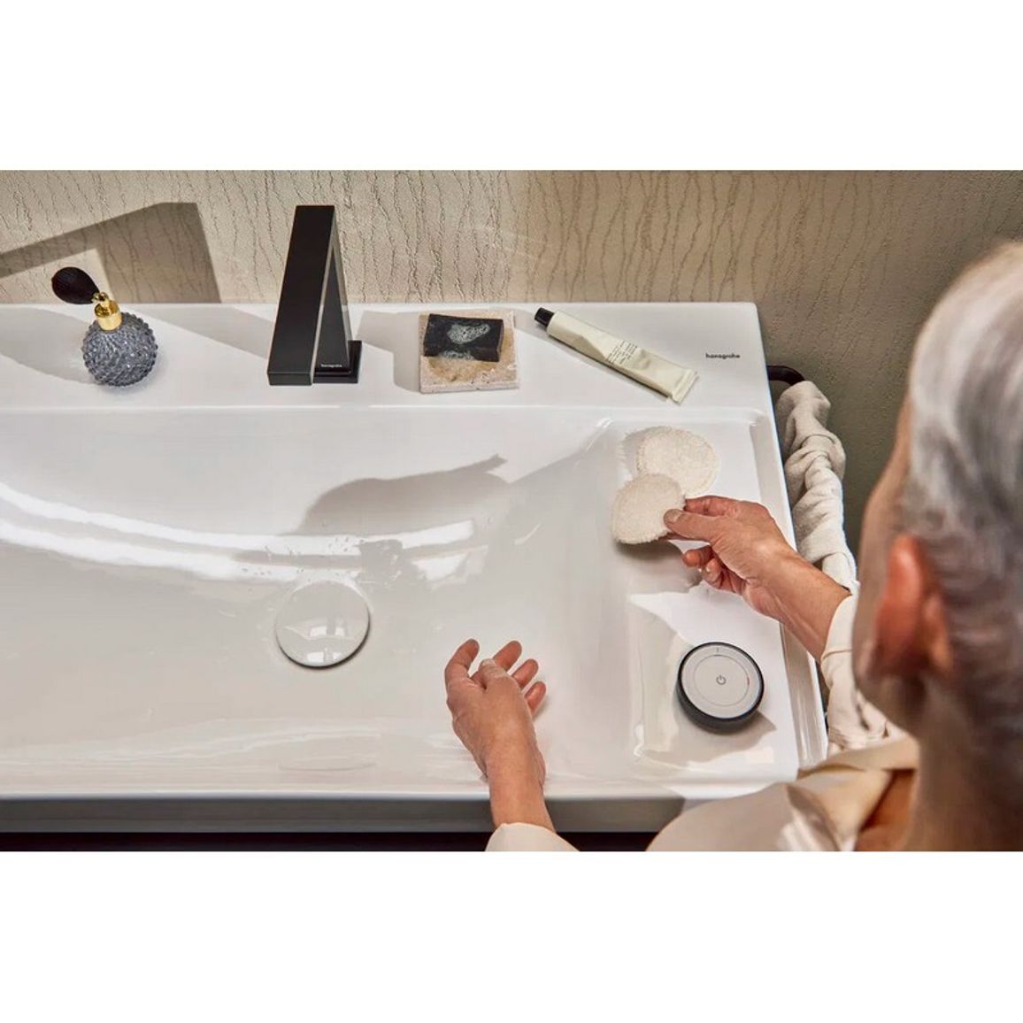 Смеситель Tecturis E 150 CoolStart на 2 отверстия для умывальника Chrome Hansgrohe (73053000) Смеситель Tecturis E 150 CoolStart на 2 отверстия для умывальника Chrome Hansgrohe (73053000)