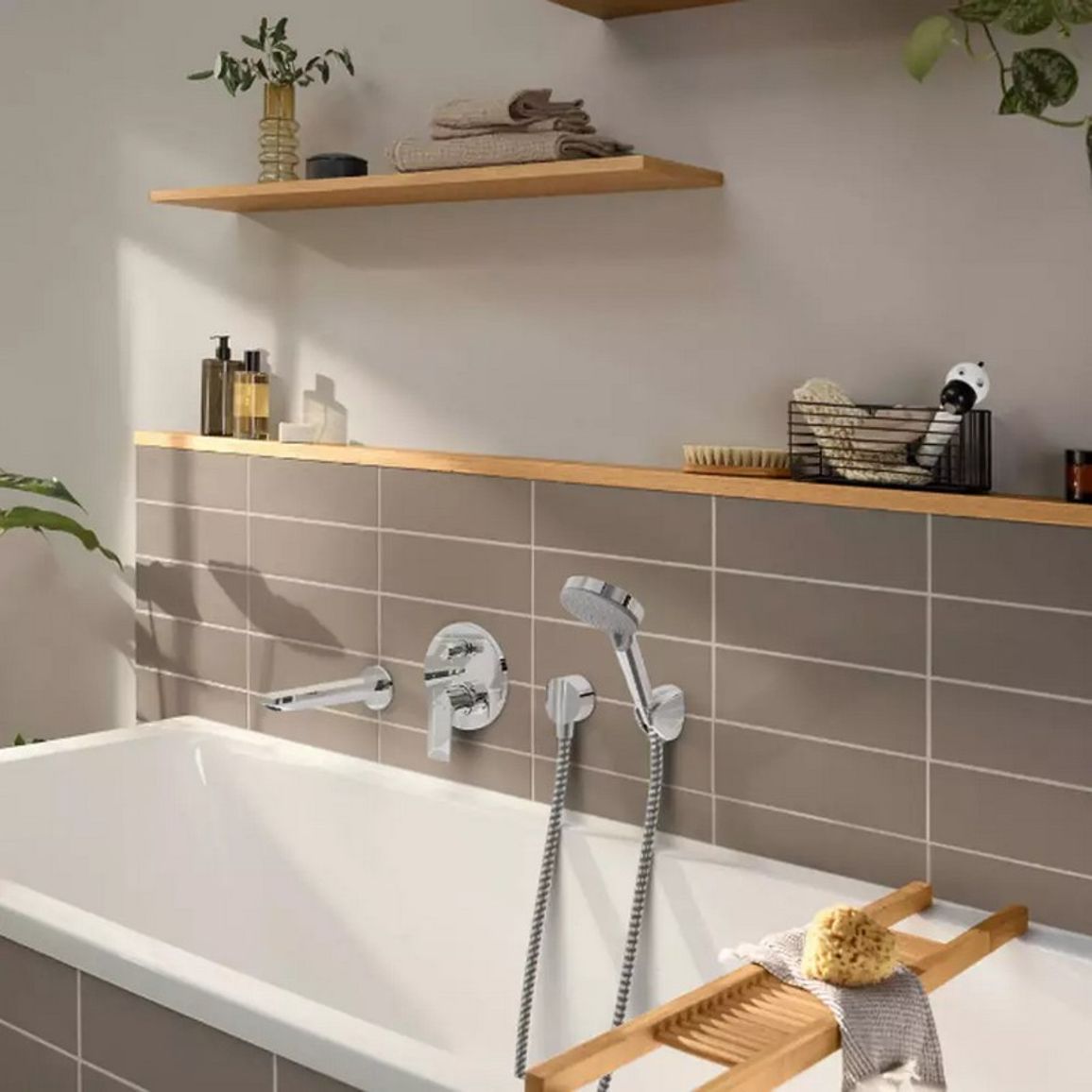 Змішувач для ванни/душу Rebris E, Chrome Hansgrohe (72468000) Змішувач для ванни/душу Rebris E, Chrome Hansgrohe (72468000)
