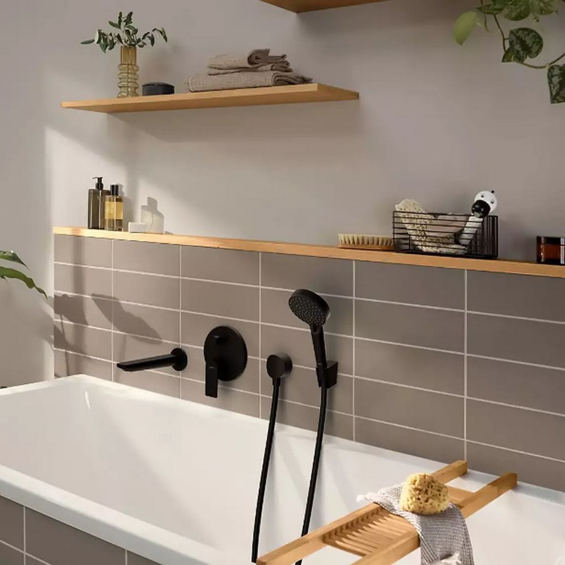 Смеситель для ванны/душа Rebris E, Matt Black Hansgrohe (72468670) Смеситель для ванны/душа Rebris E, Matt Black Hansgrohe (72468670)