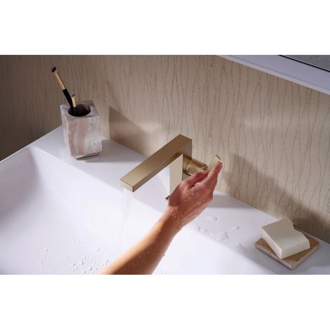 Смеситель для умывальника Tecturis E 110 Fine CoolStart без клапана Bronze Hansgrohe (73021140)