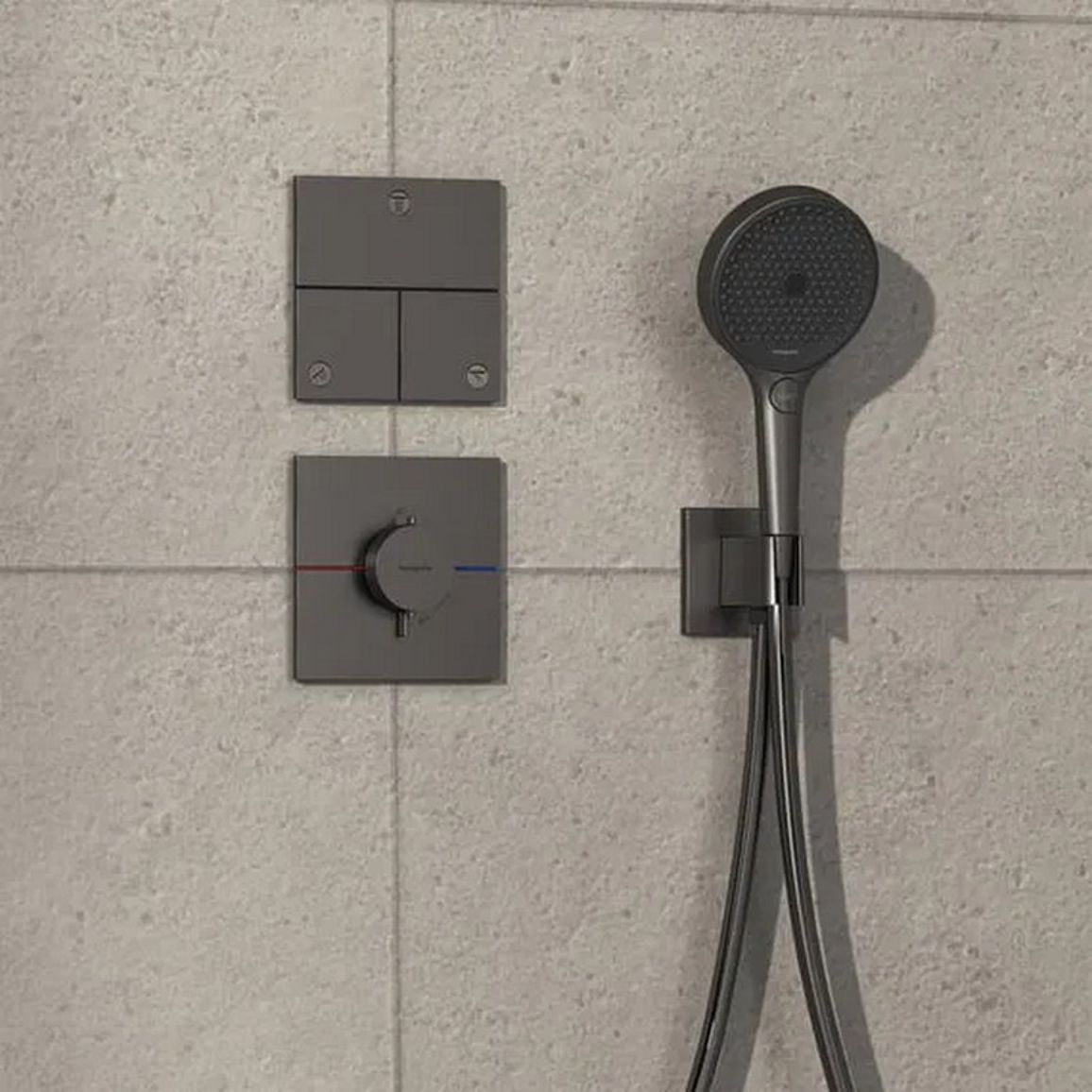 Термостат ShowerSelect Comfort E HighFlow Brushed Black Chrome Hansgrohe (15574340) Термостат ShowerSelect Comfort E HighFlow Brushed Black Chrome Hansgrohe (15574340)