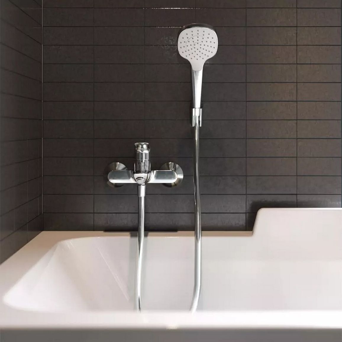 Смеситель для ванной Logis Chrome Hansgrohe (71400000) Смеситель для ванной Logis Chrome Hansgrohe (71400000)