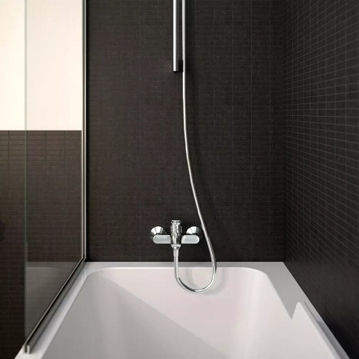 Смеситель для ванной Logis Chrome Hansgrohe (71400000) Смеситель для ванной Logis Chrome Hansgrohe (71400000)