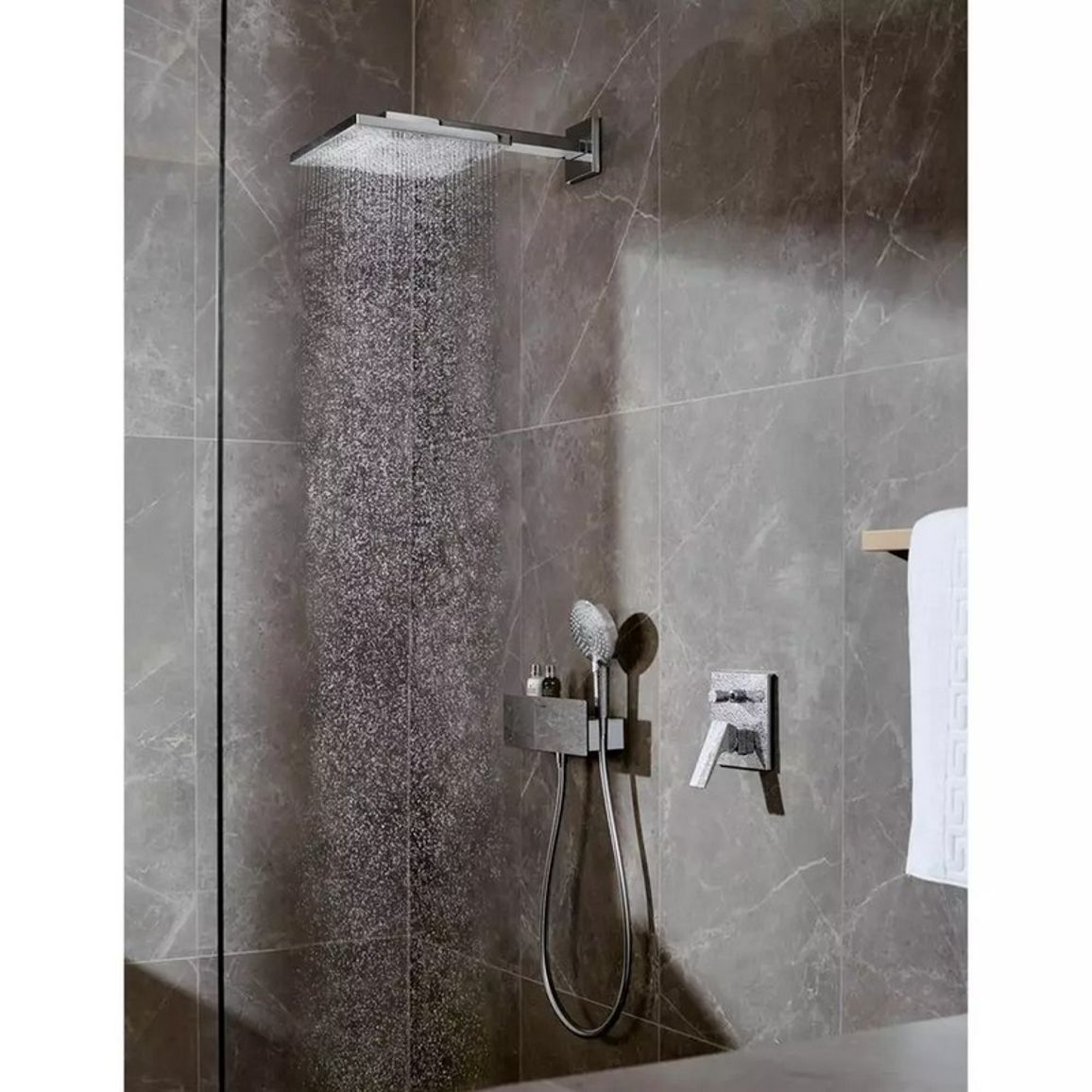 Смеситель для ванны и душа Metropol Matt Black Hansgrohe (32545670) Смеситель для ванны и душа Metropol Matt Black Hansgrohe (32545670)
