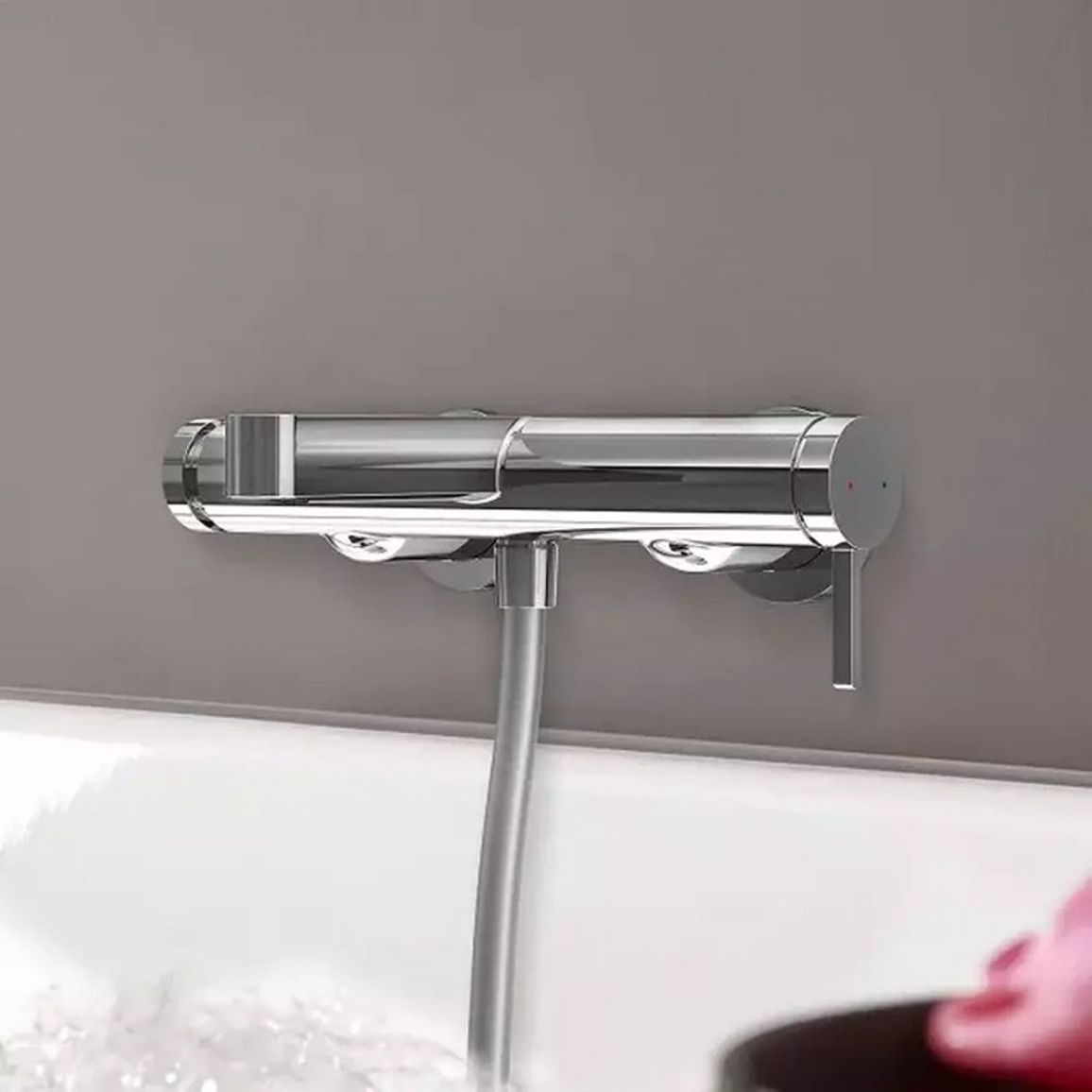 Смеситель для душа/ванны Finoris настенный монтаж Chrome Hansgrohe (76420000) Смеситель для душа/ванны Finoris настенный монтаж Chrome Hansgrohe (76420000)